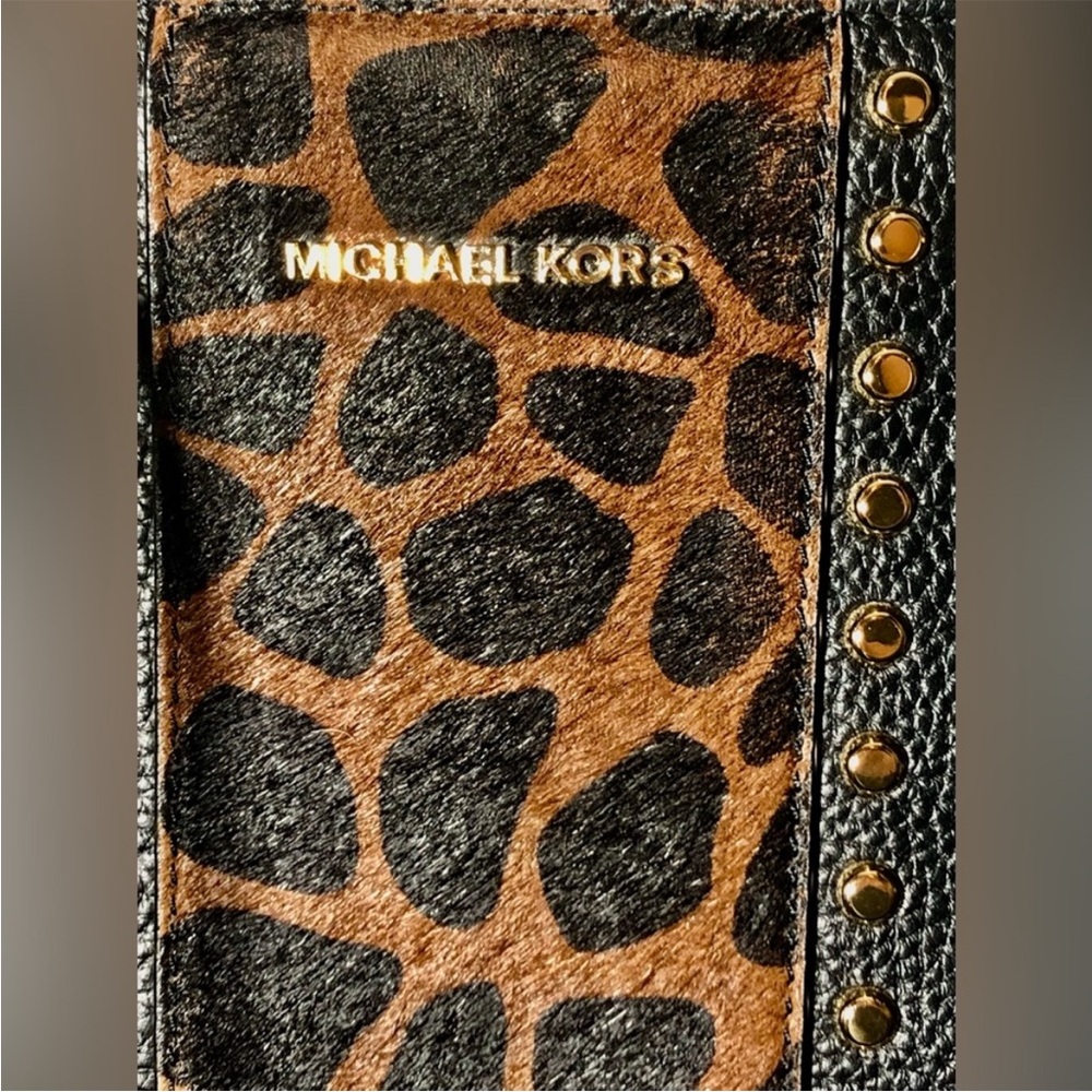 Michael Kors Signature Voyager East West Tote In Multi Black & Brown Giraffe NWT - Picture 4 of 16